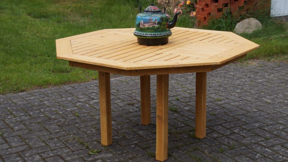 260,- € Achteck-Gartentisch, Terrassentisch, handgefertigt „M“ in Heinbockel