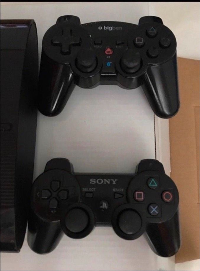PlayStation 3 PS3 500GB + 2 Controller und viele Spiele in Frankfurt am Main
