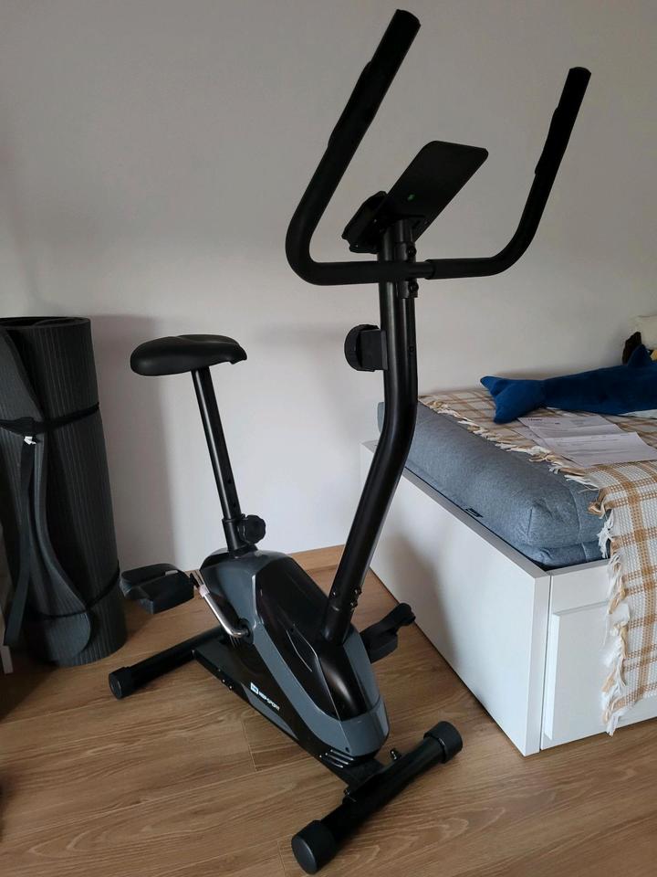 Hob Sport Heimtrainer Fahrrad mit Pulssensoren, Tablethalterung in Pappenheim