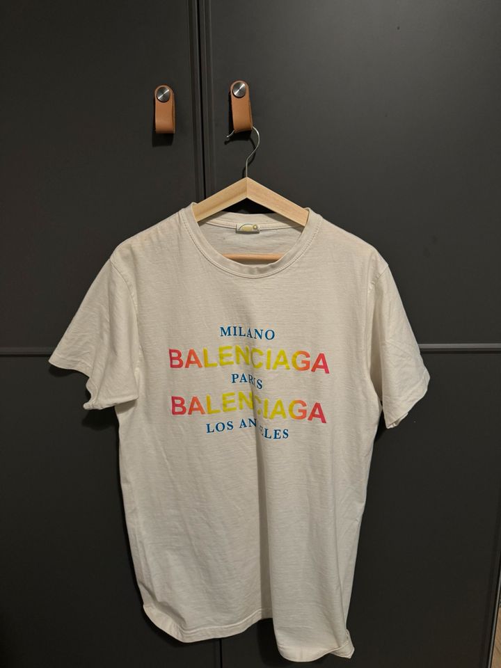 Balenciaga Shirt Gr. M im guten Zustand in Berlin