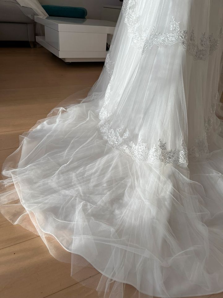 Brautkleid Hochzeitskleid Gr.40 neu ivory in Steinau an der Straße