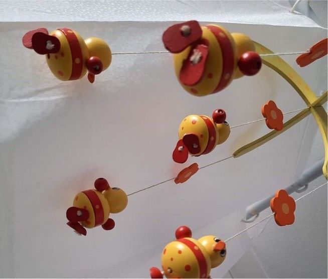 Holzmobile Enten Gelb Deko Baby Kinder Mobiles in Aachen