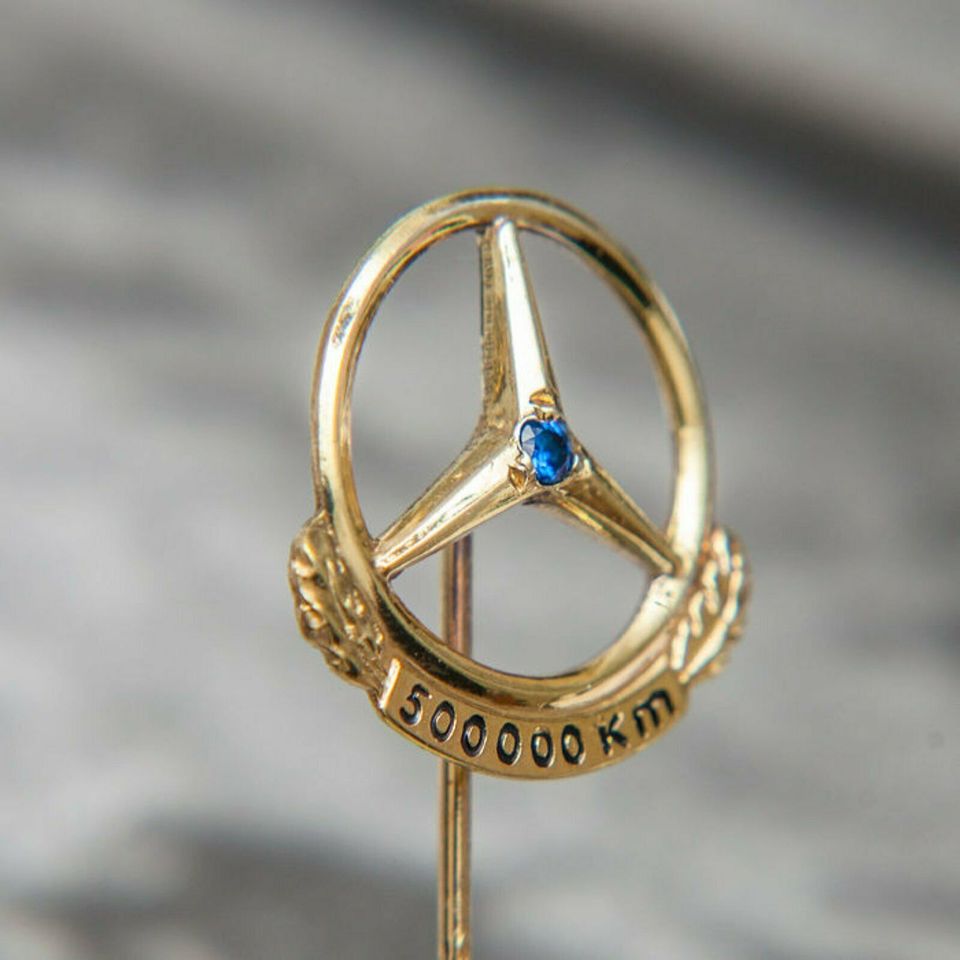 Pin Mercedes 500.000 500000 Km Anstecknadel 835 Silber  Vergoldet Neuwertig Top Versand DHL Händler Geschenk Echt in Igel