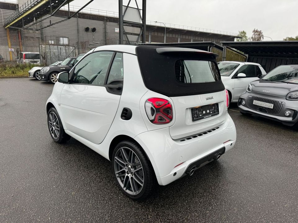 Smart ForTwo fortwo cabrio 66 kW BRABUS Sportpaket in Lübeck