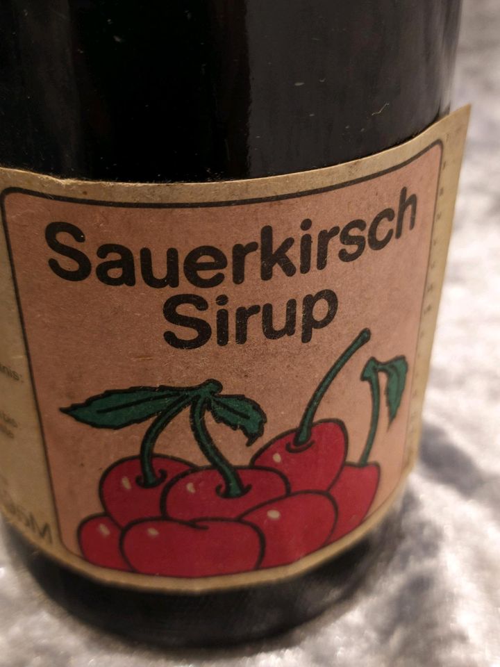 Original DDR Erdbeer Sauerkirsch und Brombeer Sirup in Schöneiche bei Berlin