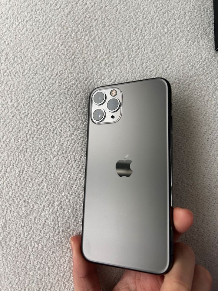 iPhone 11 Pro 256GB Space Gray in Essen