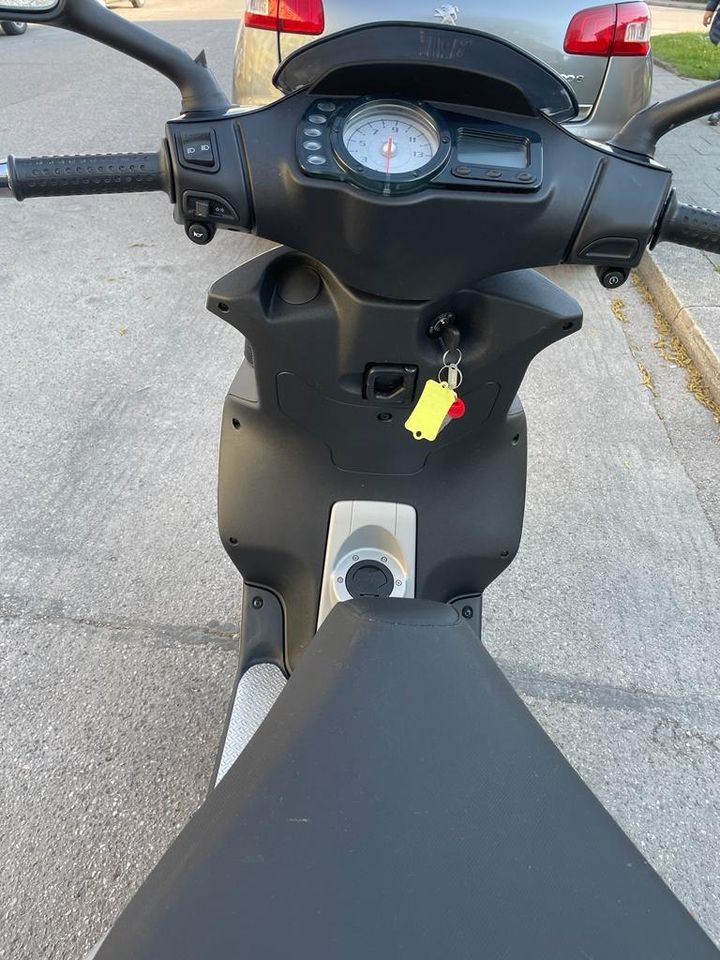 Piaggio NRG C45 MOFA Roller 25 km/h mit 45er und Mofa Papiere in München