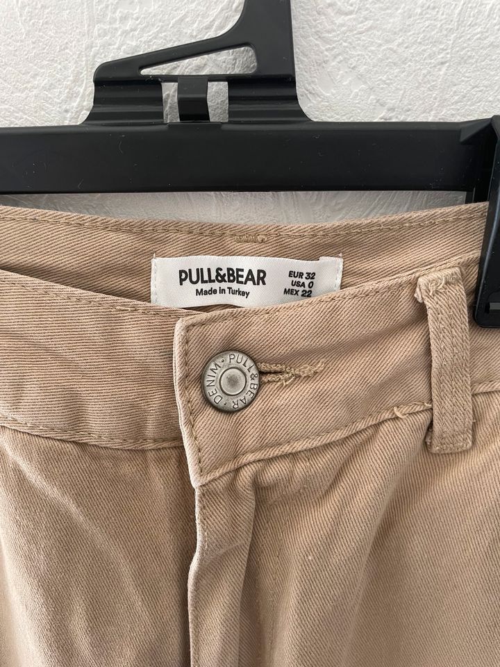 beige Cargohose Pull & Bear Größe XXS / 32 in Neuenrade