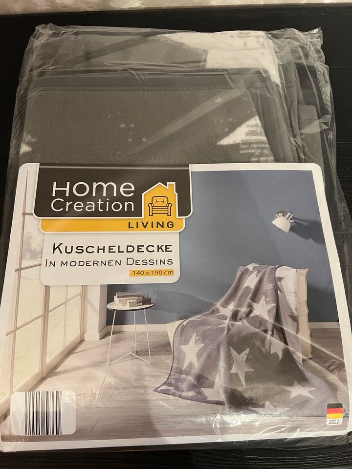 Kuscheldecke , grau , neu in Geestland