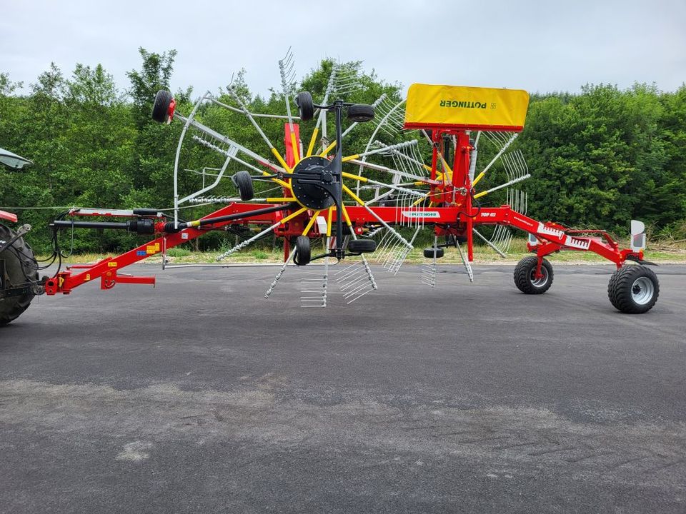 Pöttinger Schwader TOP 812 in Steiningen