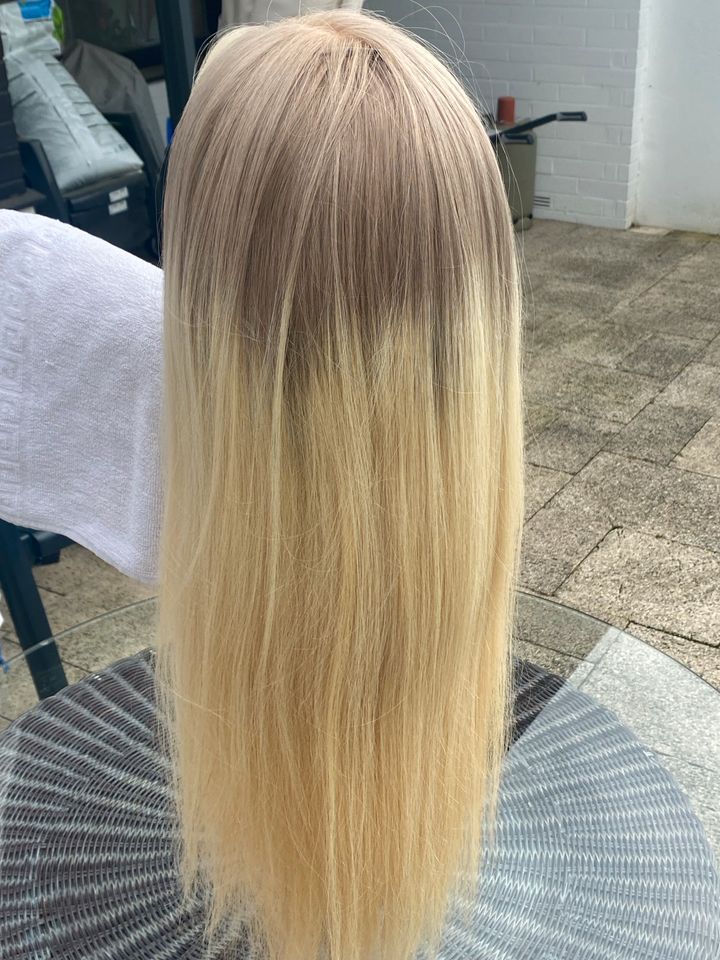 Hairfusion Lace Frontal Wig Echthaar Perücke Blond in Ratingen