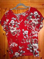 Shirt Bluse SHEIN GR. 38 rot mit Blumen neuwertig Brandenburg - Finsterwalde Vorschau