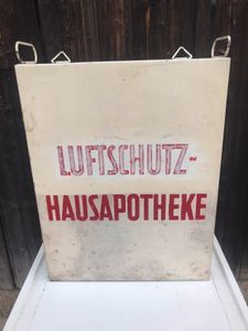 Kleine LS Hausapotheke gefüllt Luftschutz Weltkrieg Wehrmacht in  Rheinland-Pfalz - Gerolstein