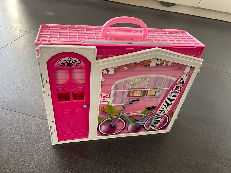 Barbie Puppe Mariposa Glam Haus Pferd Zubehör in Hilpoltstein