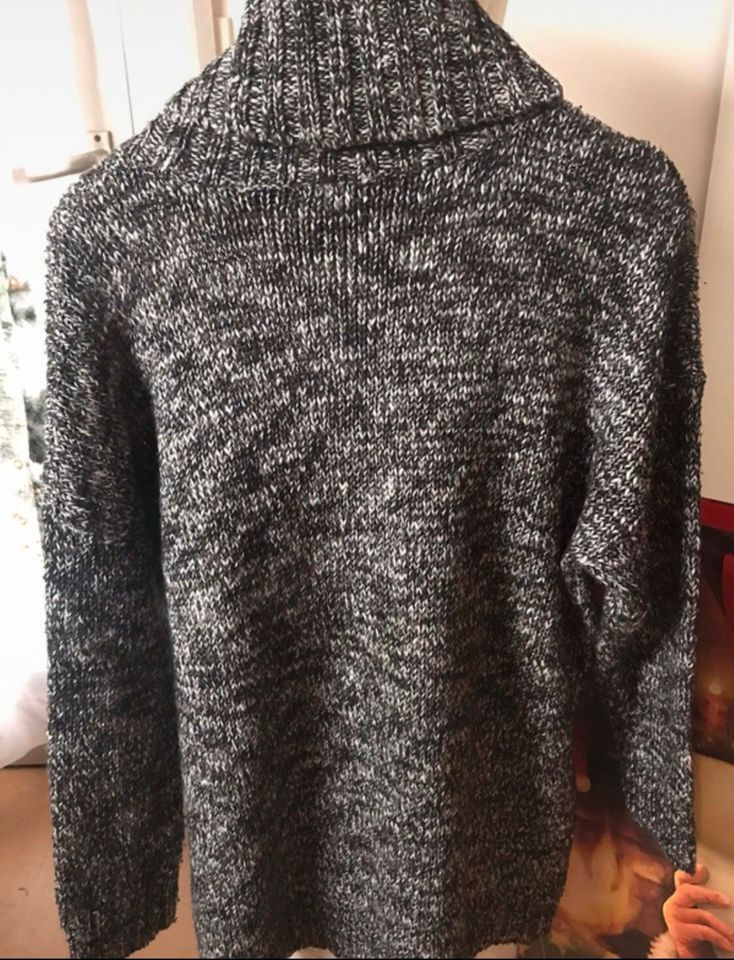 Neu/Ungetragen - Schicker Strick Rollkragen Pullover - Marke: H&M in Münster