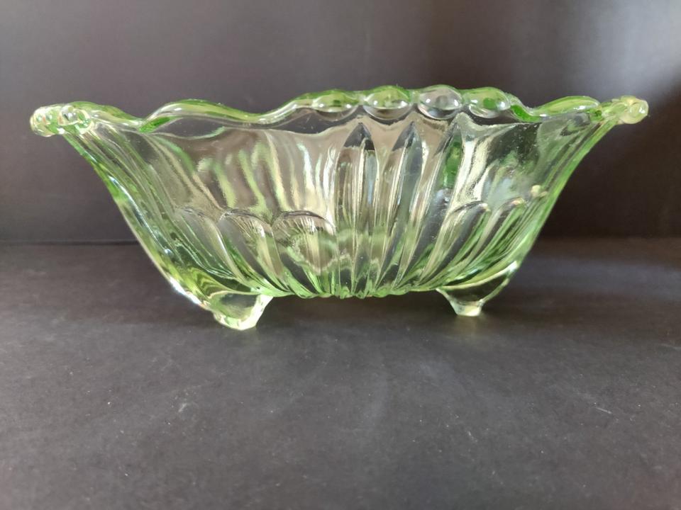 Vintage Schale Pressglas Obstschale Servierschale Art déco in Dörentrup