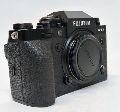 Fujifilm X-T4 Kamera Schwarz Body / 15260 Auslösungen / OVP in Landau in der Pfalz