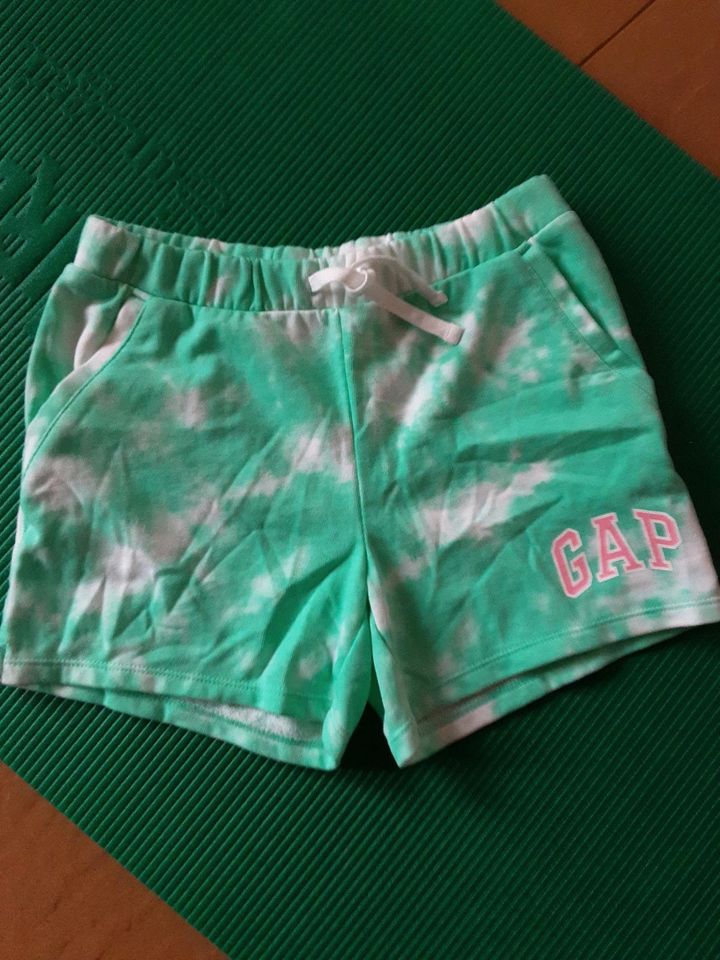 GAP Shorts kurze Hose Batik grün Gr. 12 XL  neu in Birkenfeld