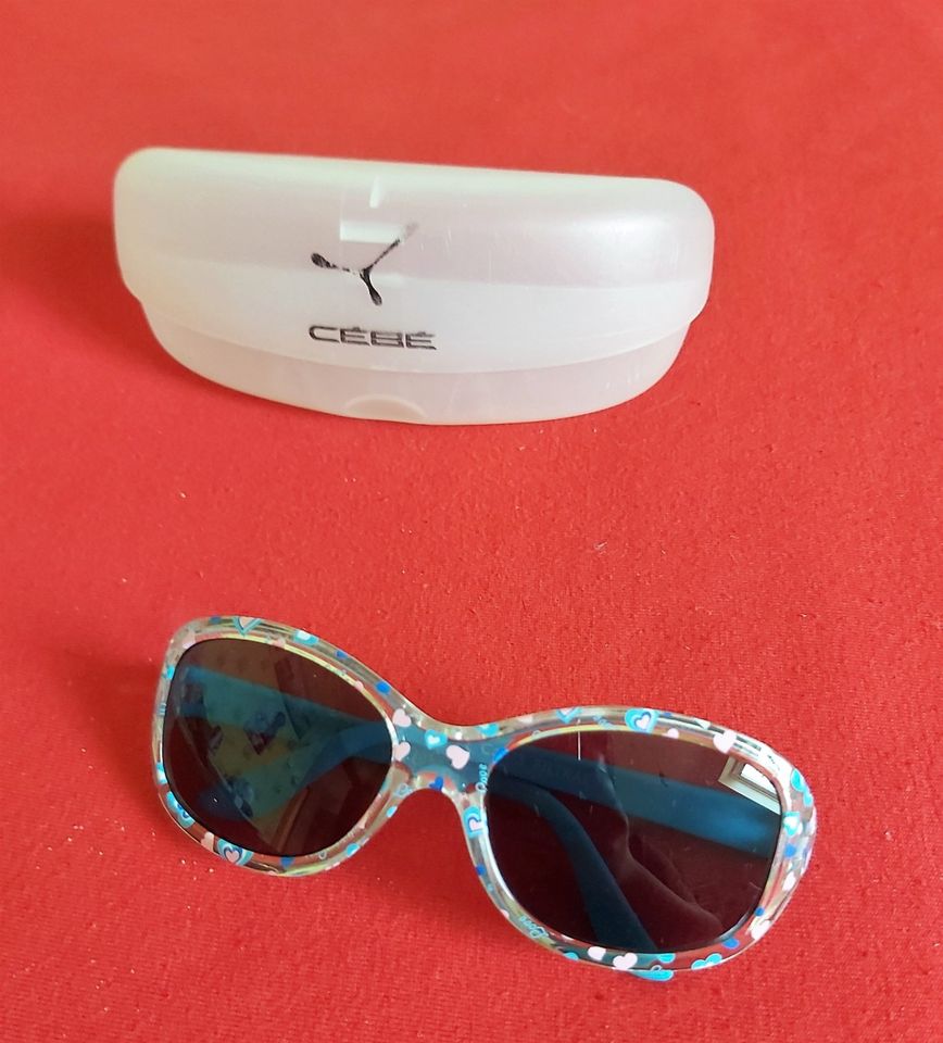 Mädchen-Sonnenbrille blau mit Herzchen in Nordrhein-Westfalen - Löhne |  eBay Kleinanzeigen ist jetzt Kleinanzeigen