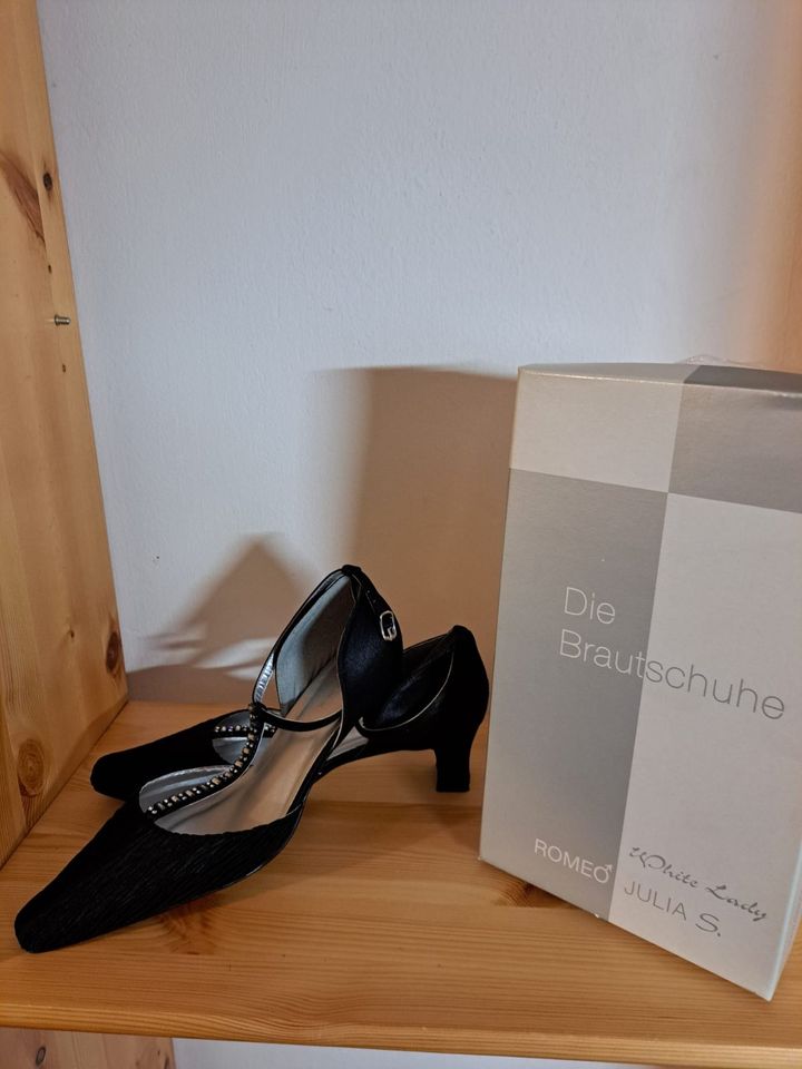 Brautschuhe in Oyten