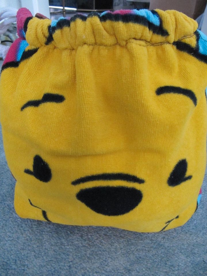 Disney-Kinderhandtuch / Strandlaken / Rucksack "Winnie Puh" in Stahnsdorf