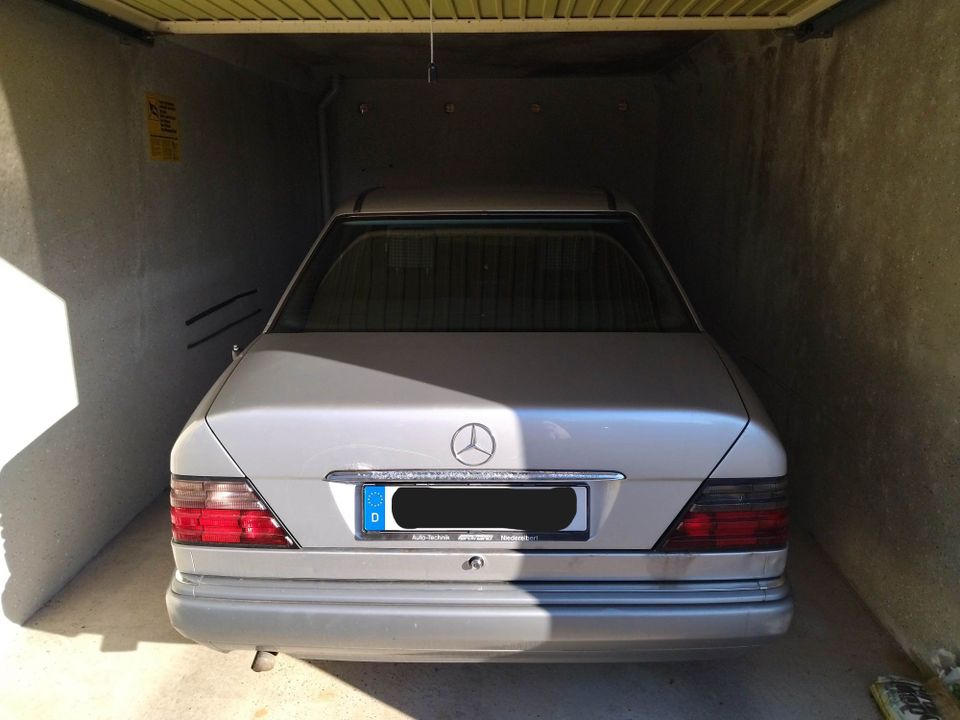 Mercedes E230 W124 06/93 Oldtimer in Montabaur