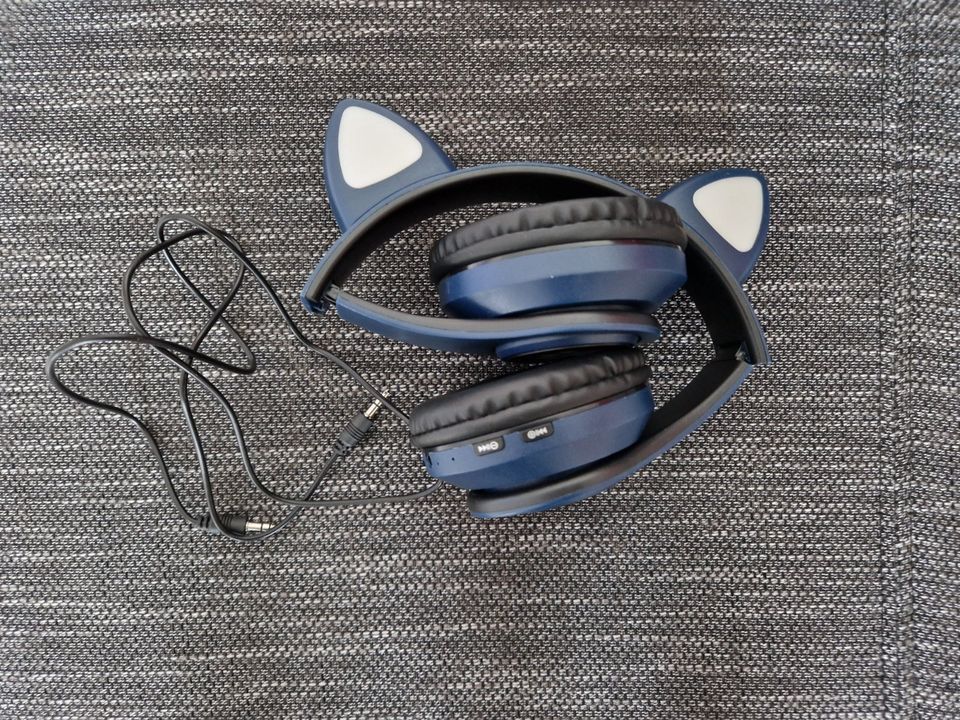 Kopfhörer Bluetooth Headset, mit leuchtenden Katzen Ohren in Minden