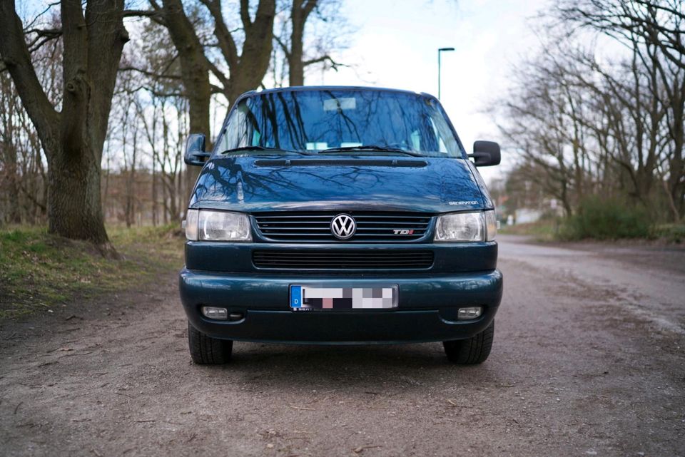 VW T4 Multivan Generation 2,5 TDI 150 PS Diesel in Lüneburg