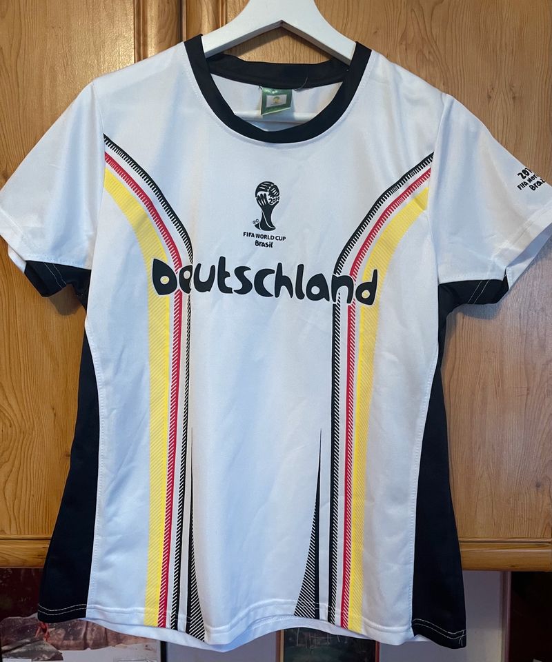 Fußballtrikot Größe M in Wahlstedt