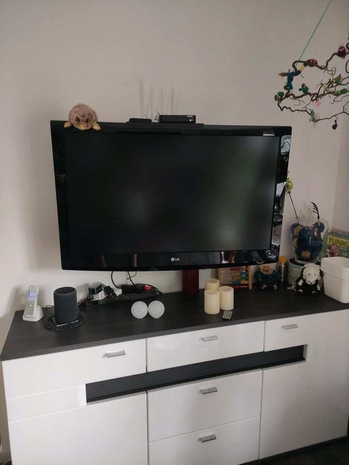 Lg Fernseher 42" in Ostrhauderfehn