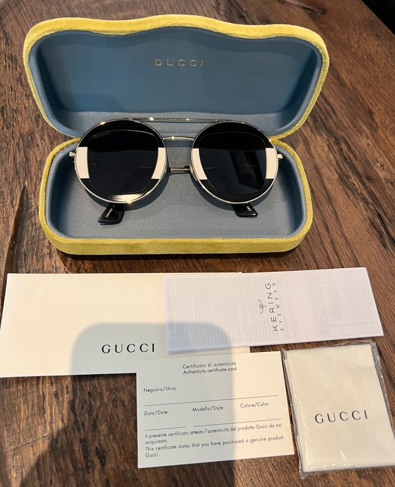 Gucci Sonnenbrille Damen Original in Krefeld