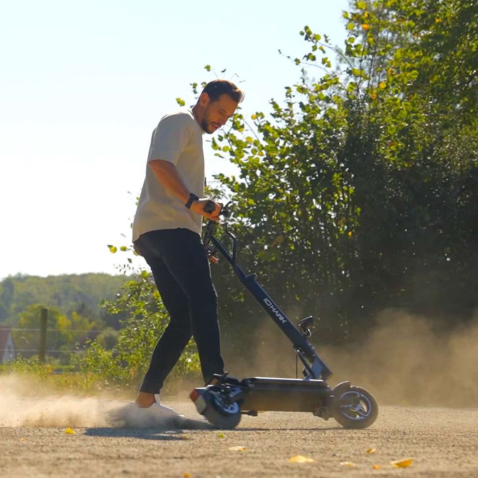 ⭐ E-Scooter ⭐ IO HAWK Collide ⭐ Weiß mit Kellermann Blinker-Set⭐ in Lindau