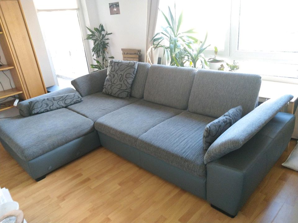 Ecksofa / Wohnlandschaft / Schlafsofa 3m x 2m in Köln