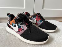 Nike Roshe Run Black Floral Größe 38,5 wie neu Sneaker Dresden - Löbtau-Süd Vorschau
