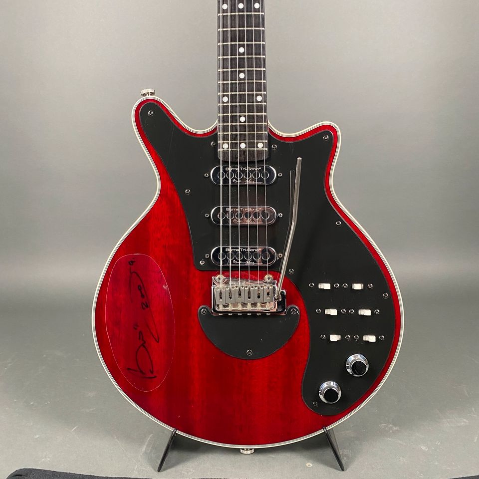 BMG Brian May Red Special Autographed signed orig Gibag Tasche in  Nordrhein-Westfalen - Herne | Musikinstrumente und Zubehör gebraucht kaufen  | eBay Kleinanzeigen ist jetzt Kleinanzeigen