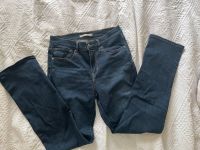 Levis Jeans High Rise Straight W28 L30 Dunkelblau Neuwertig Bonn - Bad Godesberg Vorschau