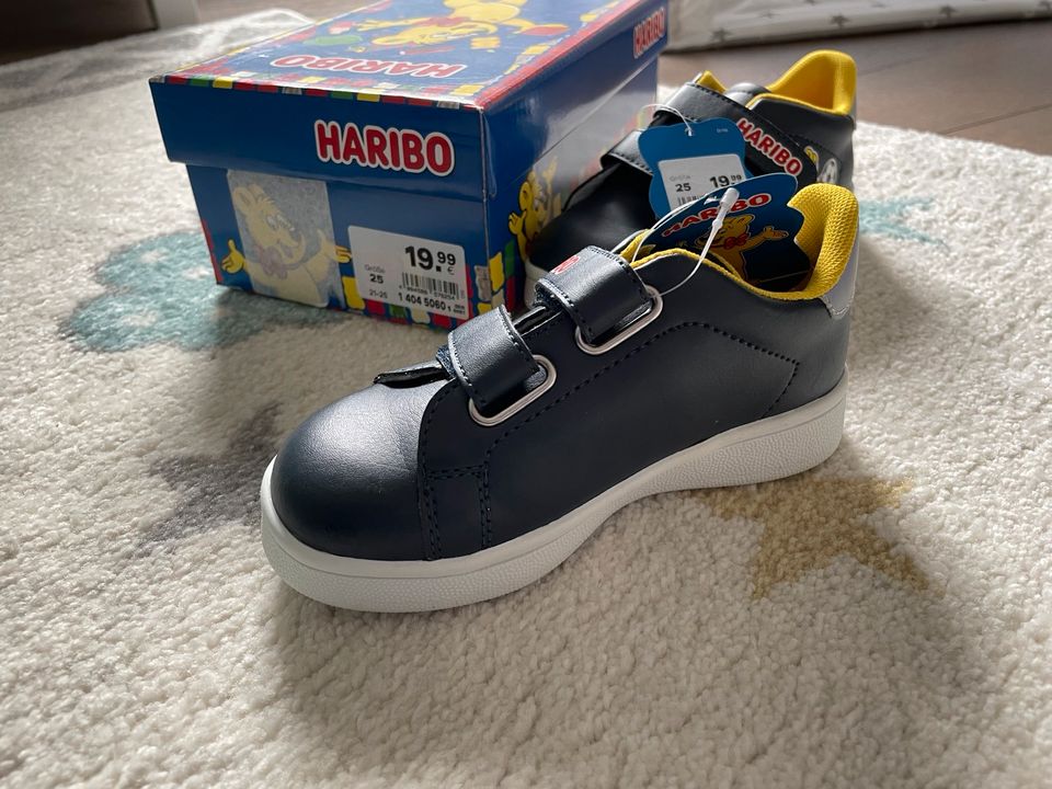 Gr 25 Kinder Schuhe Haribo Sneaker in Jüchen