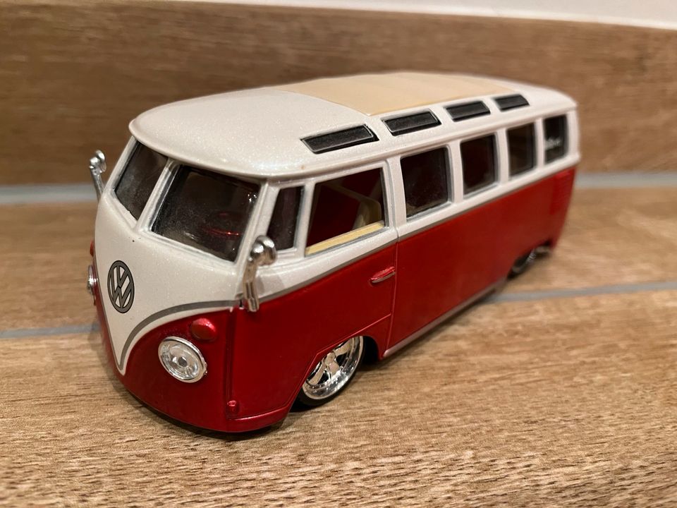 Maisto VW T1 Bus GRidez Bulli Bugz Allstars Samba 1:25 in Wustermark