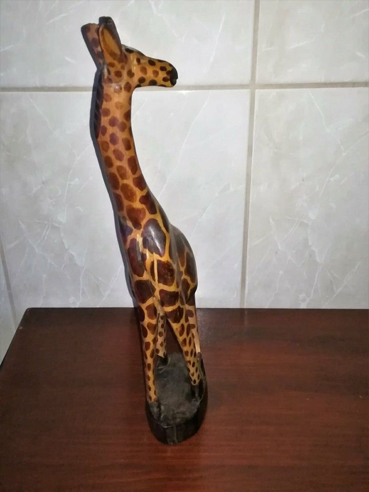 Giraffe Holzfigur Skulptur Holz Afrika Schnitzerei in Gera