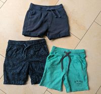 Gr. 98/104 Set Shorts kurze Hosen Sommer ethno h&m blau türkis Kr. Altötting - Neuötting Vorschau