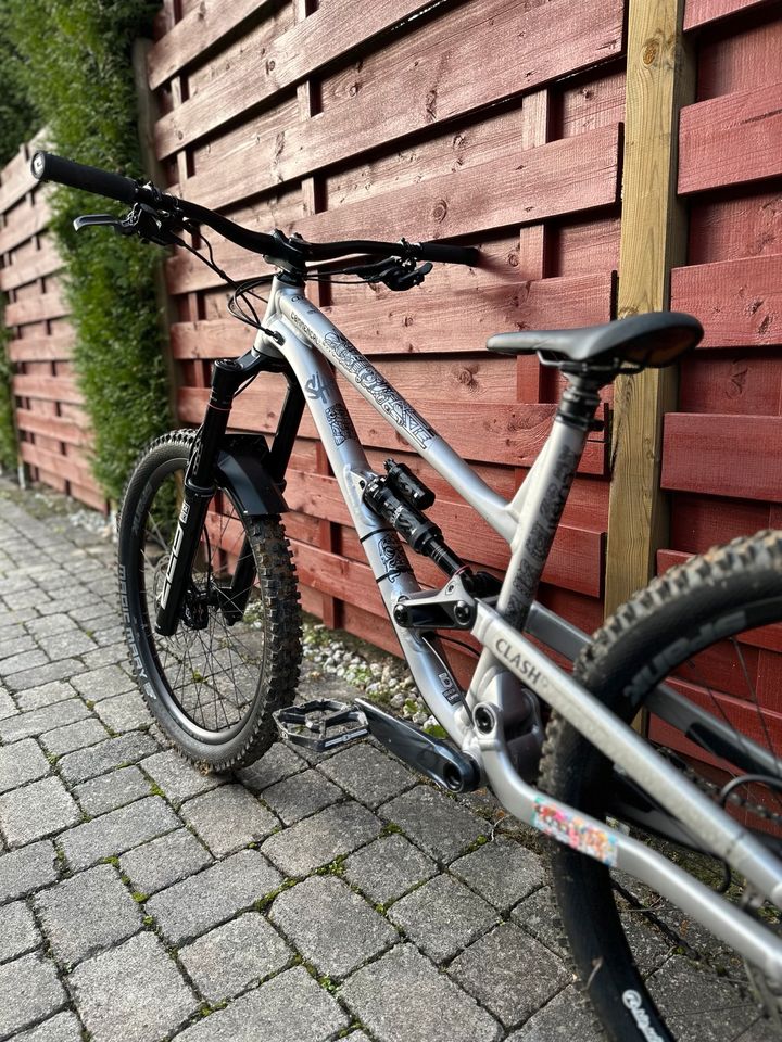 Commencal Clash Größe:L in Holzhausen an der Haide