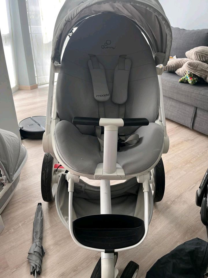 Quinny Moodd plus Maxi Cosi und Adapter in Butzbach