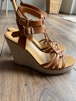 Esprit Wedges Heels Keilabsatz Plateauschuh Leder 39 Schleswig-Holstein - Sterley Vorschau