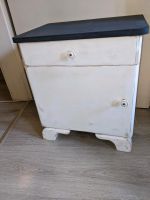 Alter Nachtschrank "Shabby chic" Niedersachsen - Wolfsburg Vorschau