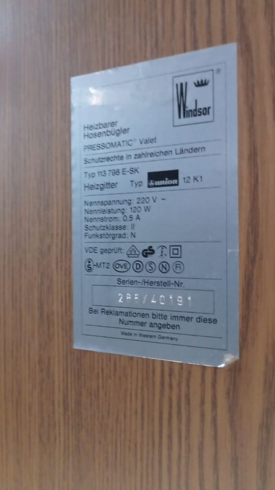 Herrendiener Hosenbügler Windsor beheizbar Typ 113 798 E-SK in Duisburg