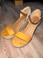 S. Oliver Keilabsatz Sandale, Sandalette Gr. 39 Hessen - Biebergemünd Vorschau