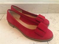 Lloyd rote Slipper Loafer Schuhe Damenschuhe gr. 38 NEU Hessen - Wölfersheim Vorschau