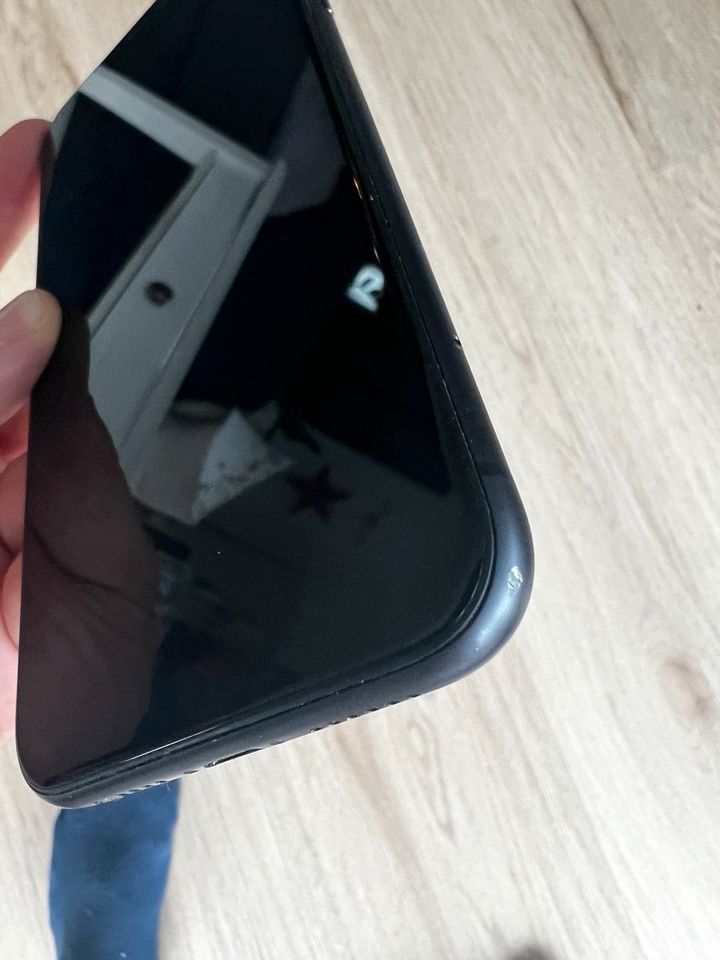 iPhone 11 schwarz 64GB in Limburg