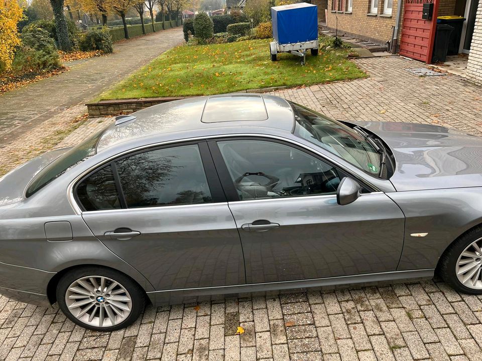 BMW 325i e90 Sonderausstattung Neu TÜV in Cloppenburg