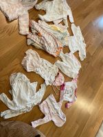 Kleiderpaket set 50 - 56 Body, Jäckchen, Oberteil 24 Teile Baden-Württemberg - Ludwigsburg Vorschau